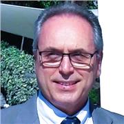 Esperienza e passione per l’insegnamento, arti pratiche e teoriche.